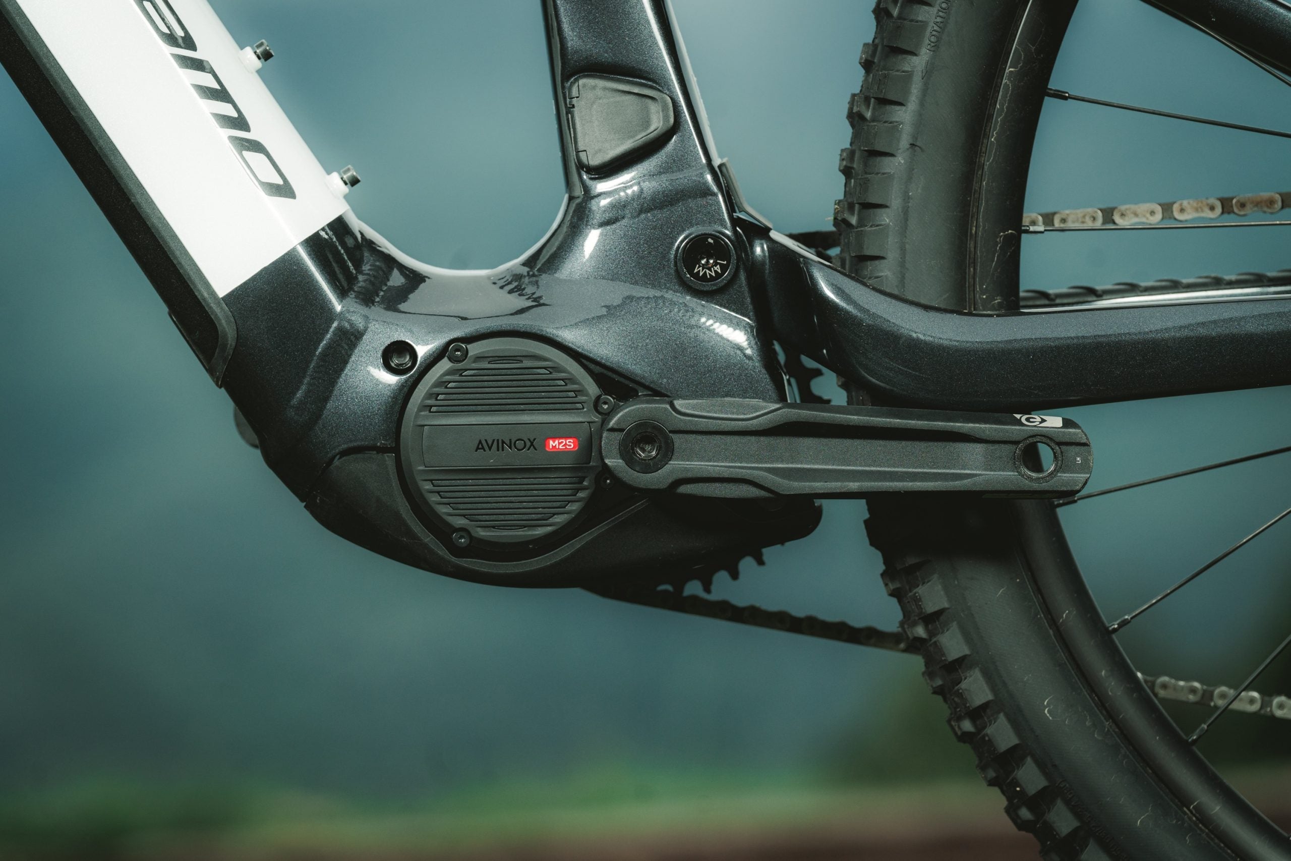 MEGAMO VTT electrique tout suspendu RYAL 10 AVINOX M2 110Nm 800W
