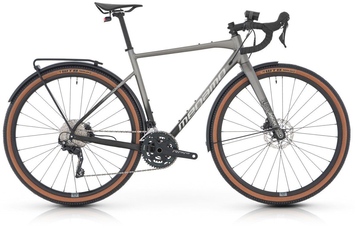 Gravel Megamo Jakar 30 equip garde boue et porte bagage avec de nombreux points d'ancrage